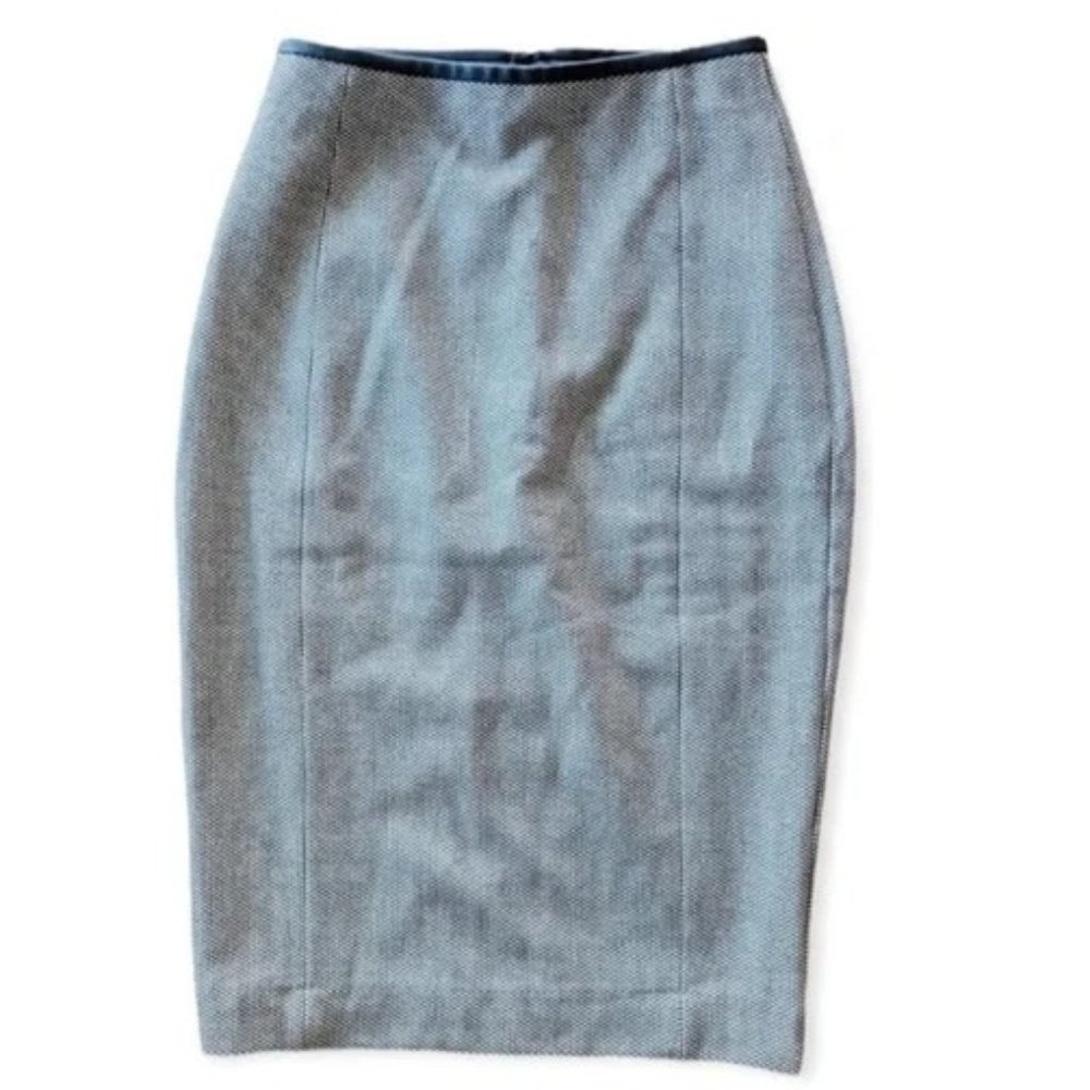 Express Pencil Skirt with black leather like trim Size 0 🌟 1 day SALE